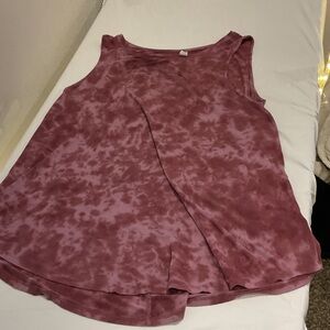 Old Navy Women's Maroon Tie-Dye Tank Top